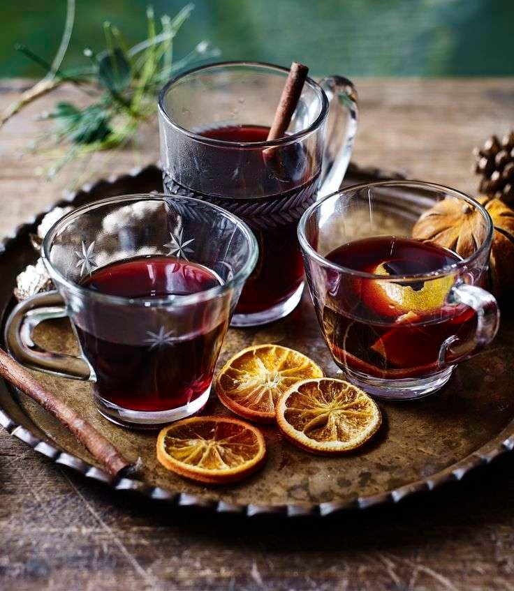 Mulled Wine served in Frosted Glasses with Mince Pies and Fresh Cream